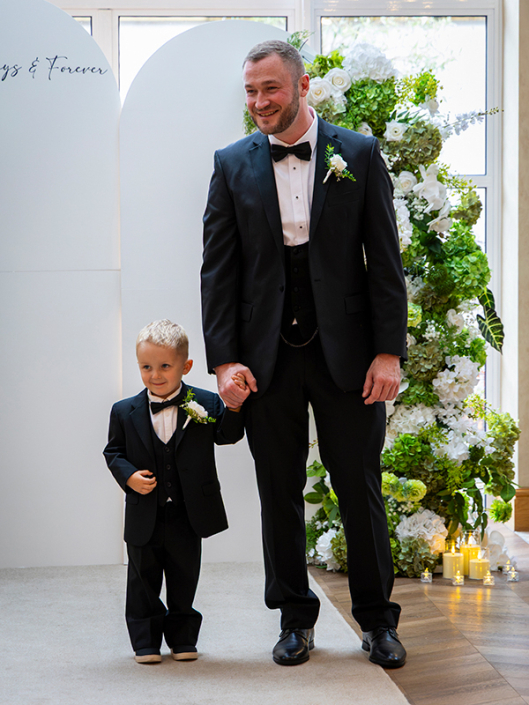Wedding photography at Fairlawns Hotel by Adam Smith wedding photography